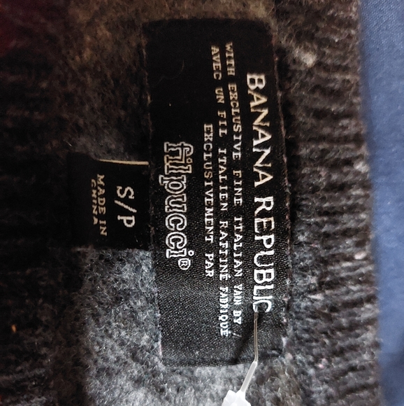 Banana Republic Italian merino wool sweater - Picture 2 of 3
